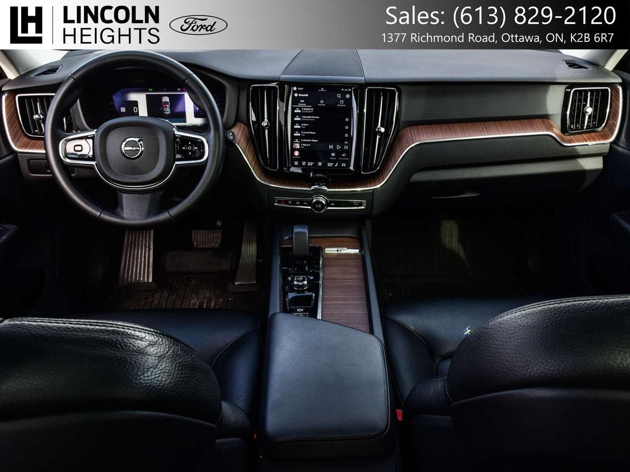 2024 Volvo XC60 Plus Dark Theme Photo