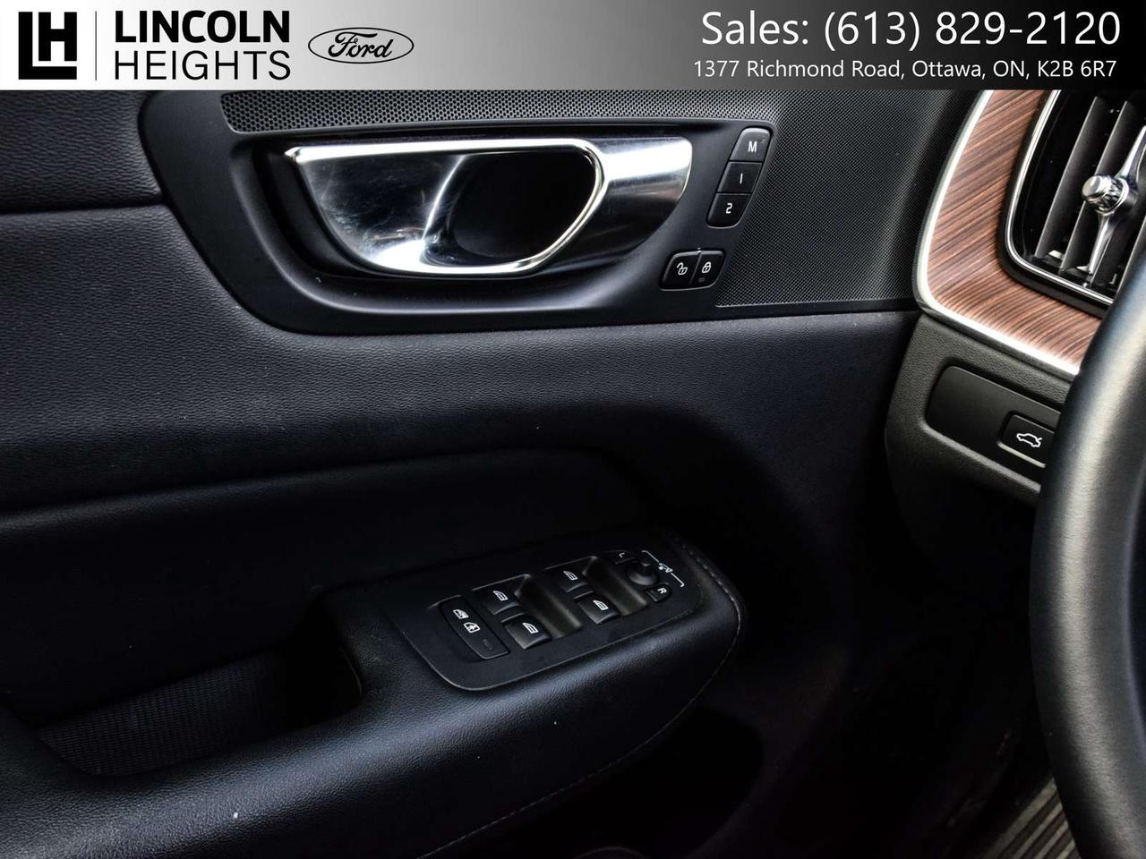 2024 Volvo XC60 Plus Dark Theme Photo