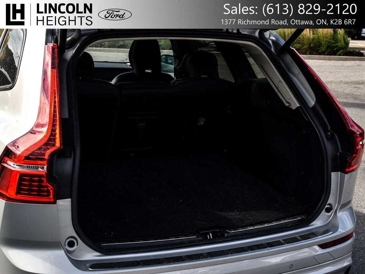 2024 Volvo XC60 Plus Dark Theme Photo
