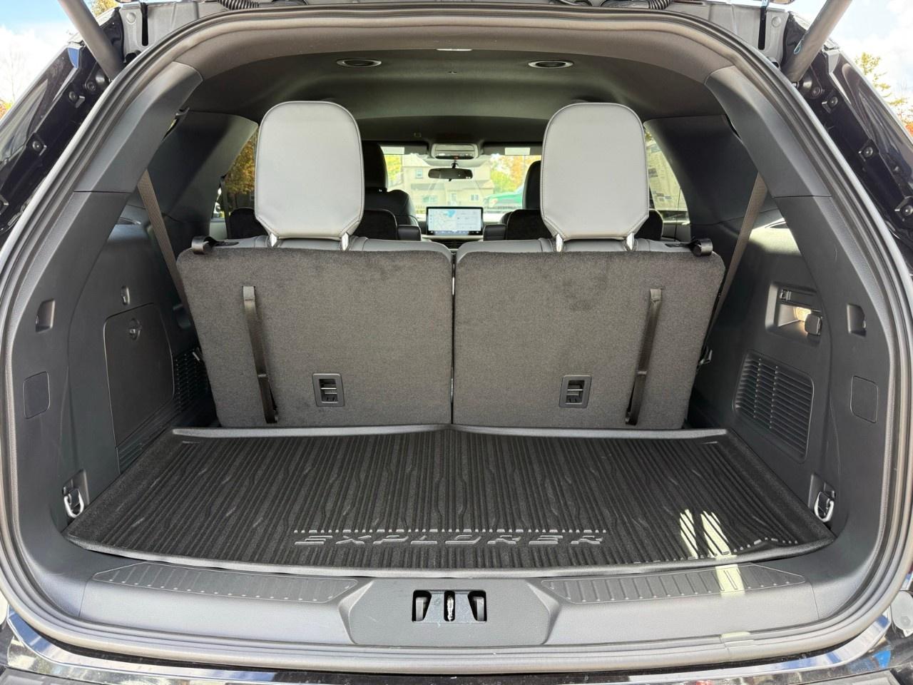 2027 Ford Explorer Active w/200A Pkg 4WD Photo3