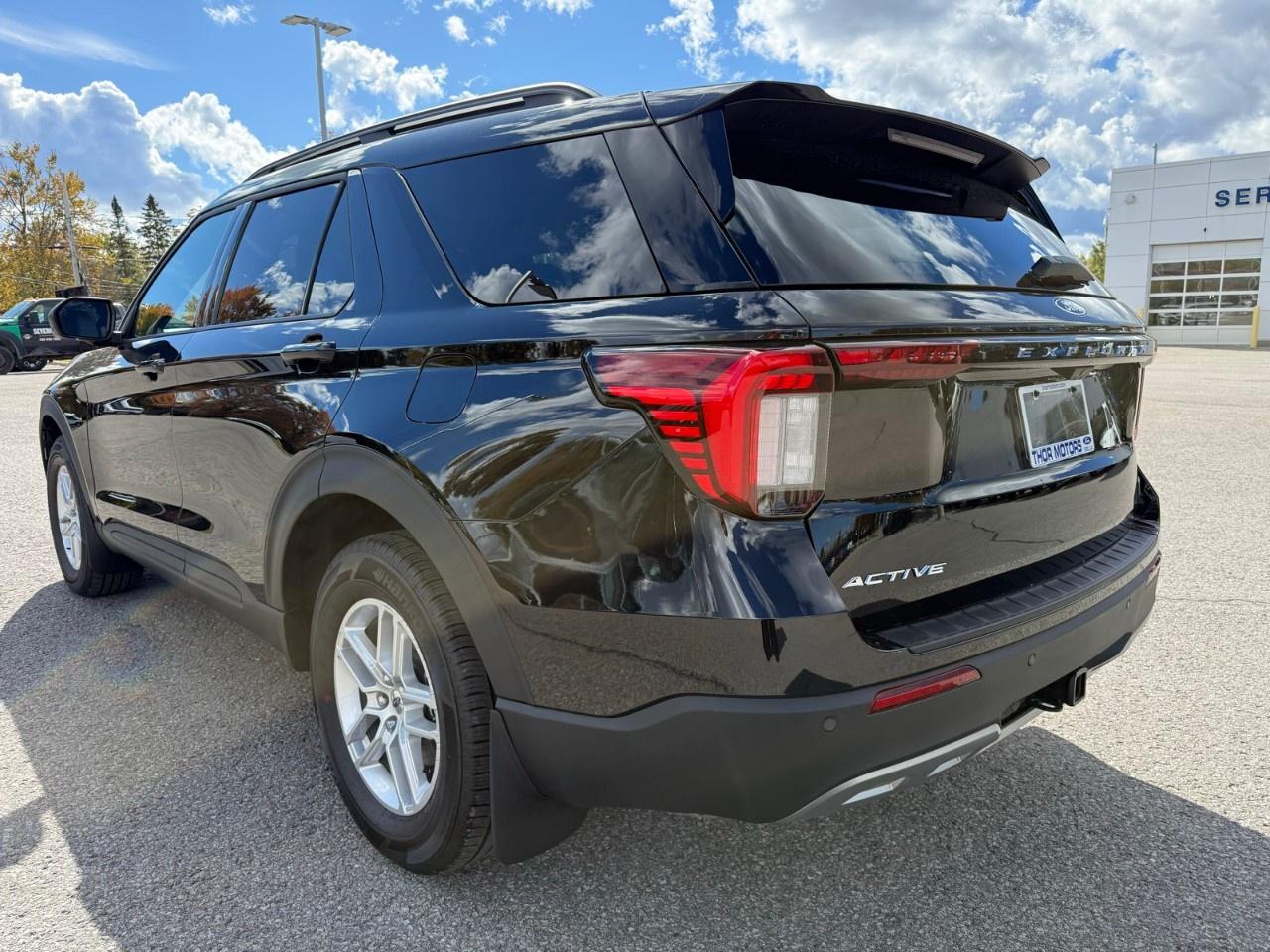 2027 Ford Explorer Active w/200A Pkg 4WD Photo