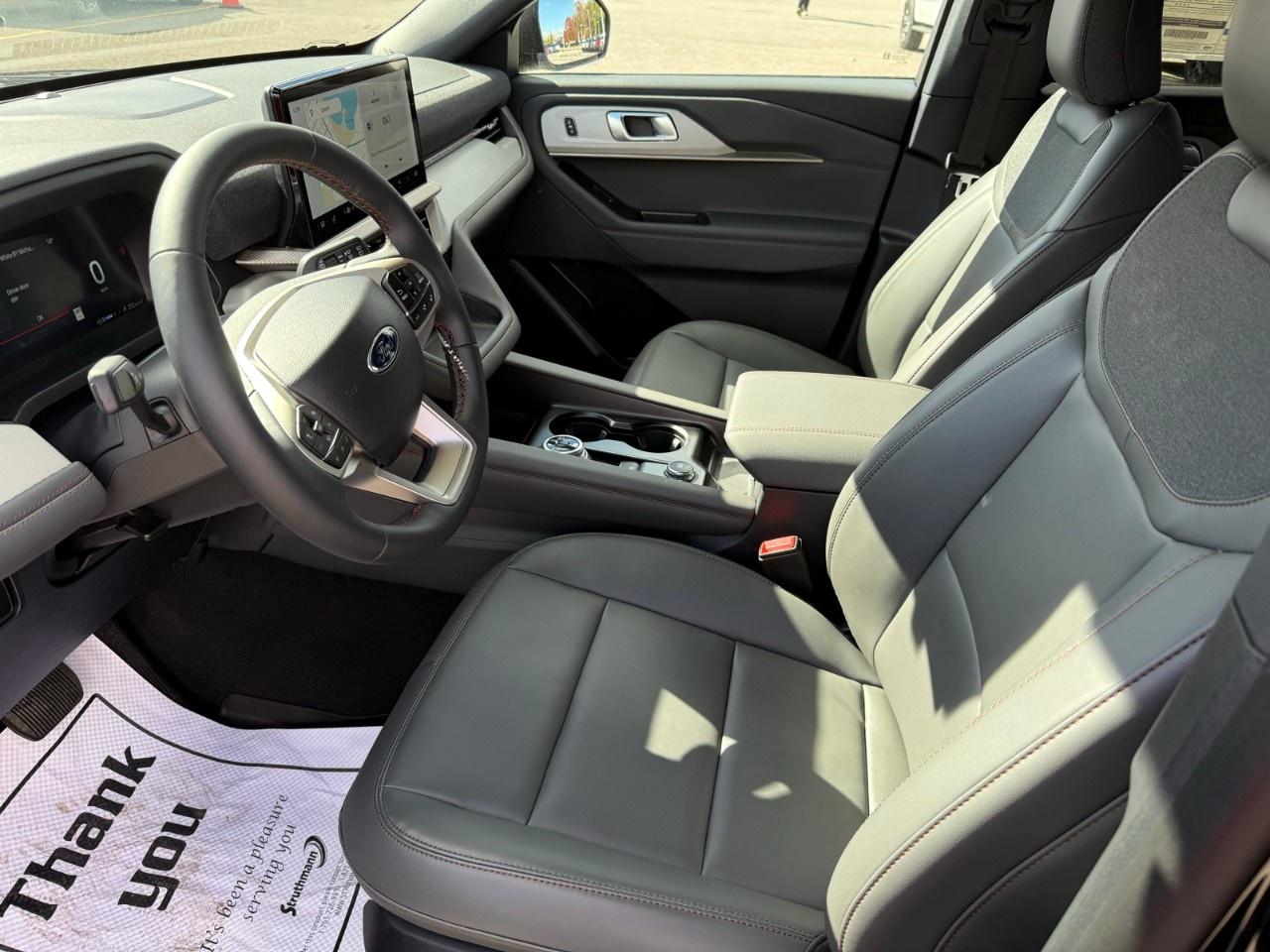 2027 Ford Explorer Active w/200A Pkg 4WD Photo