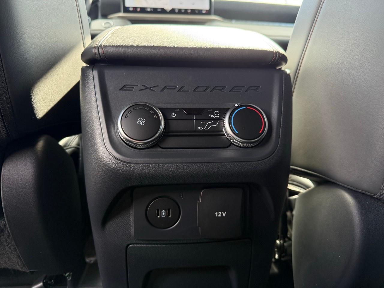 2027 Ford Explorer Active w/200A Pkg 4WD Photo