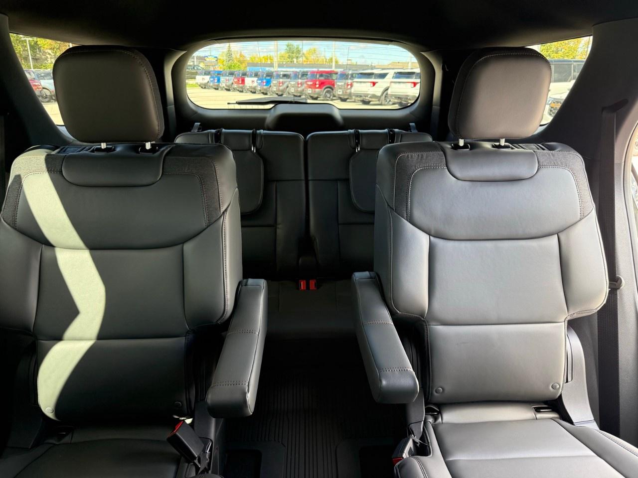 2027 Ford Explorer Active w/200A Pkg 4WD Photo