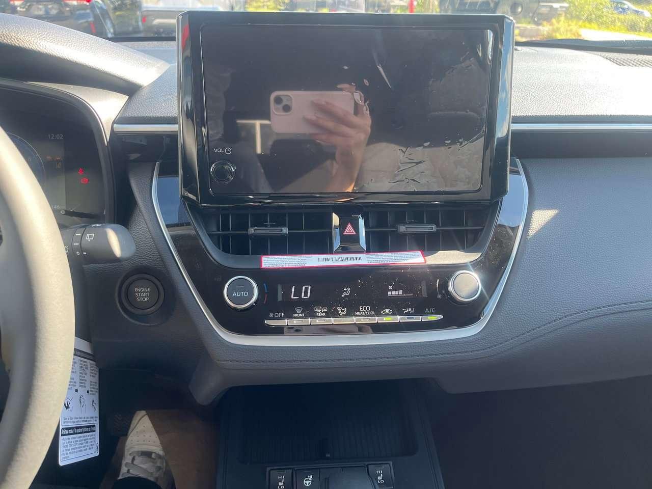 2026 Toyota Corolla Cross LE FWD 8MULTIMEDIA SCREEN   HEAT SEATS   HEAT STEER   WIRELESS CARPLAY/ANDROID AUTO   BLINDSPOT MONITOR Photo