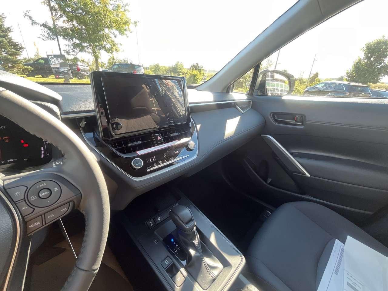 2026 Toyota Corolla Cross LE FWD 8MULTIMEDIA SCREEN   HEAT SEATS   HEAT STEER   WIRELESS CARPLAY/ANDROID AUTO   BLINDSPOT MONITOR Photo