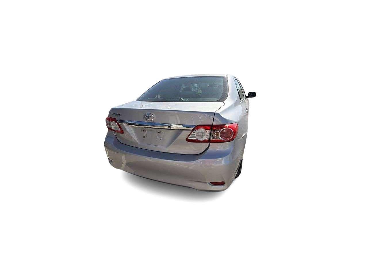 2012 Toyota Corolla 4-door Sedan LE 4A FWD   CLOTH   CD PLAYER   BLUETOOTH CONNECT Photo