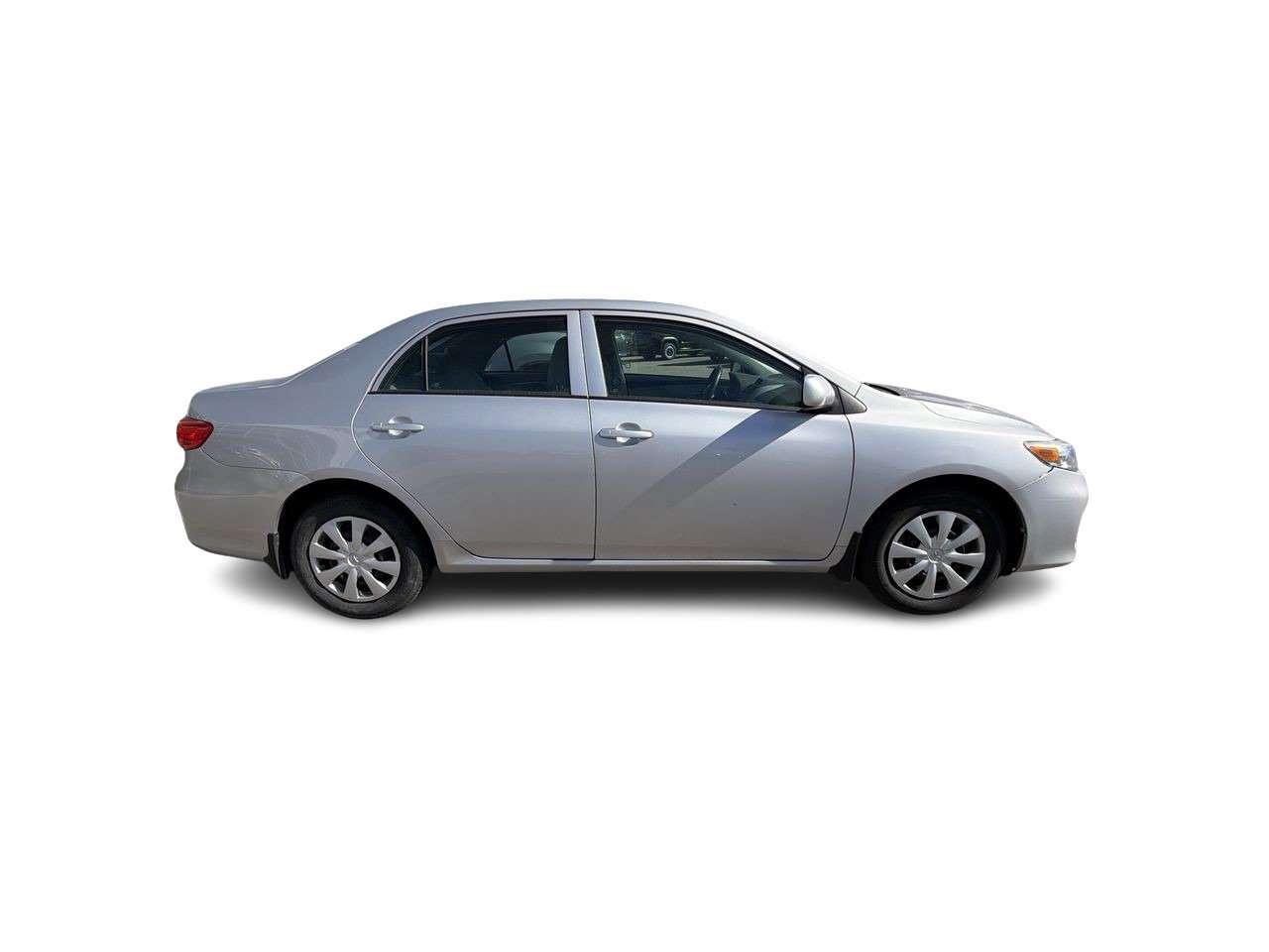2012 Toyota Corolla 4-door Sedan LE 4A FWD   CLOTH   CD PLAYER   BLUETOOTH CONNECT Photo