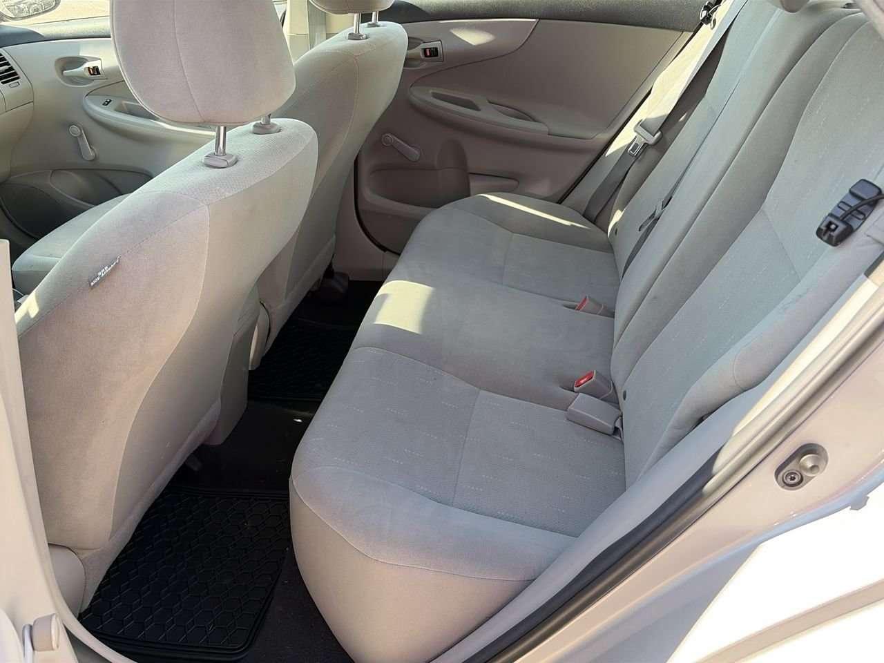 2012 Toyota Corolla 4-door Sedan LE 4A FWD   CLOTH   CD PLAYER   BLUETOOTH CONNECT Photo