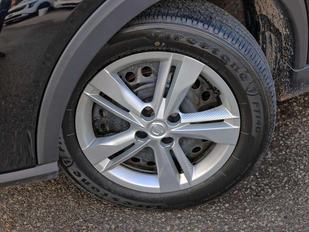 2025 Nissan Kicks S Photo5
