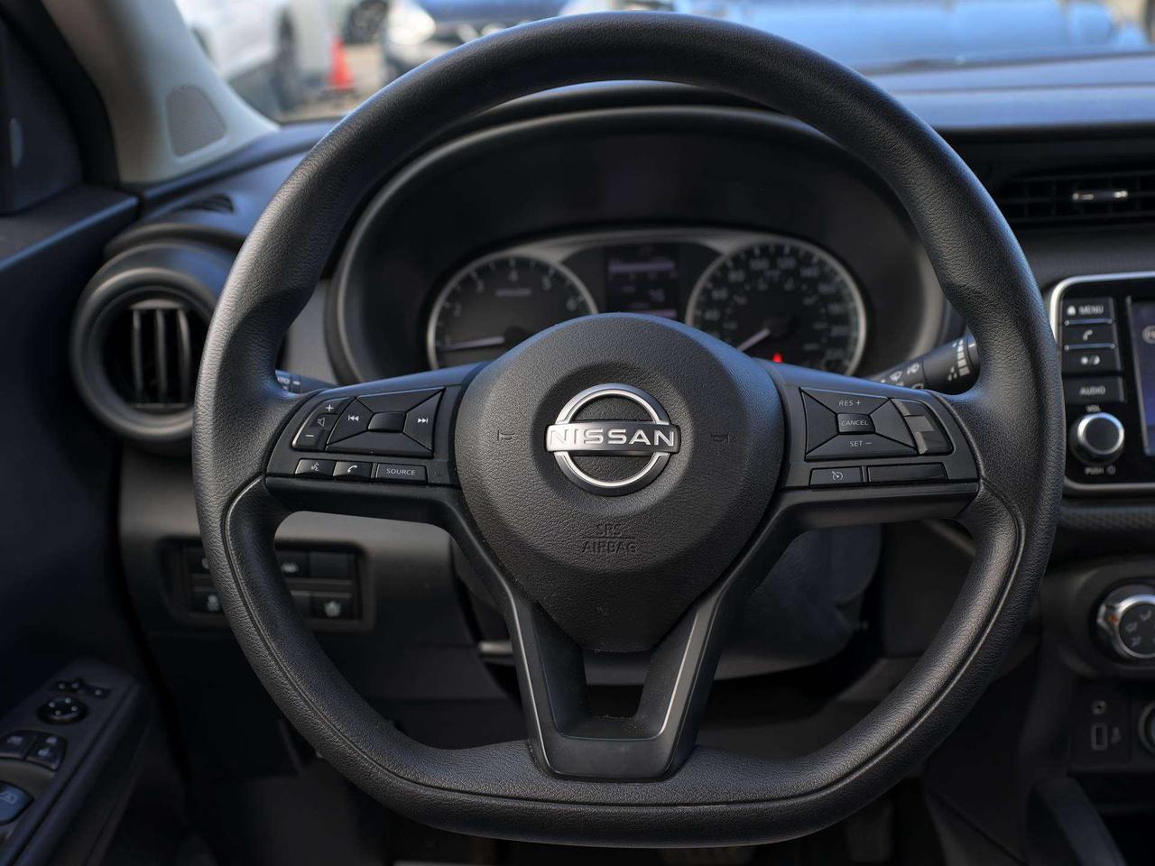2025 Nissan Kicks S Photo