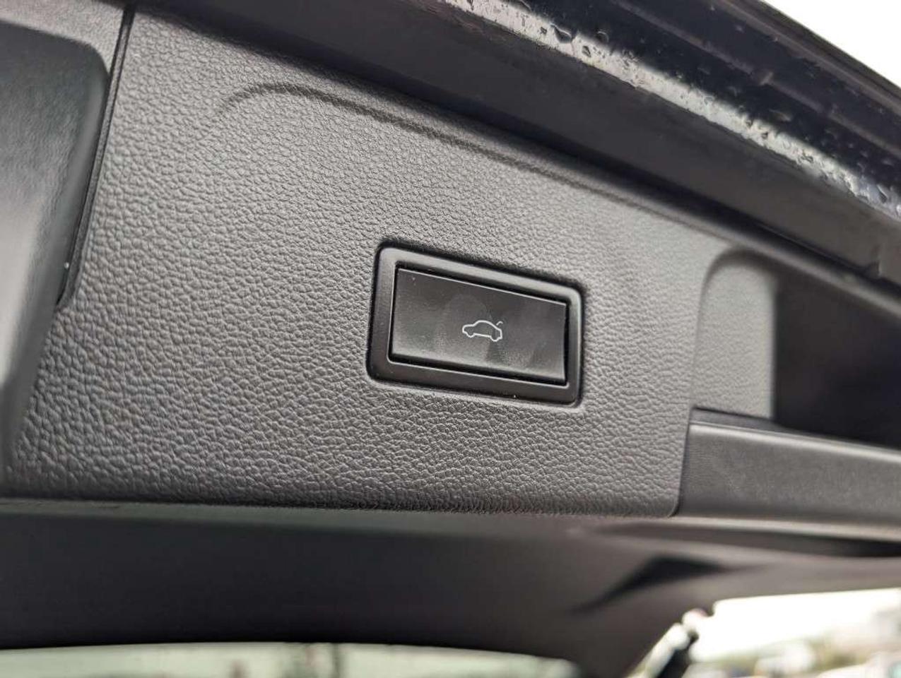 2019 Volkswagen Atlas HIGHLINE  NAV   PANO ROOF   LEATHER   CAMERA Photo