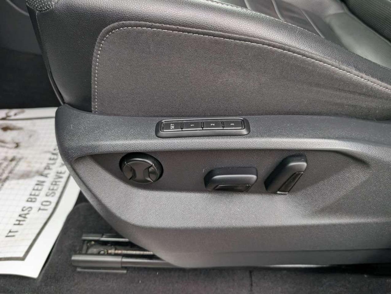 2019 Volkswagen Atlas HIGHLINE  NAV   PANO ROOF   LEATHER   CAMERA Photo