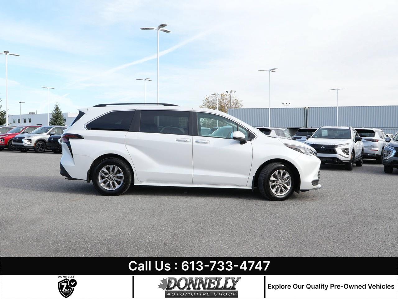 2025 Toyota Sienna XLE 8-Passenger FWD Photo