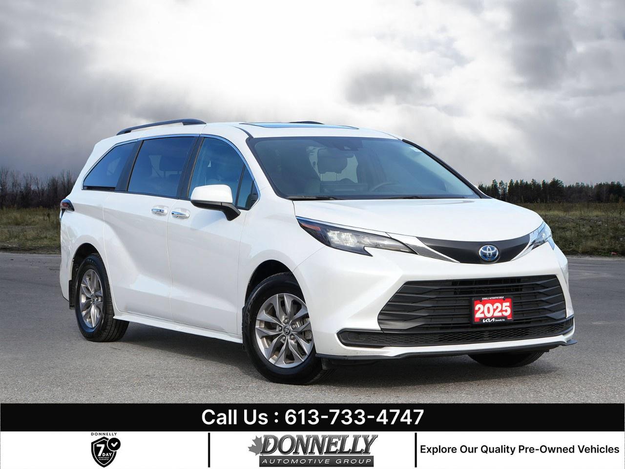 2025 Toyota Sienna XLE 8-Passenger FWD Photo0