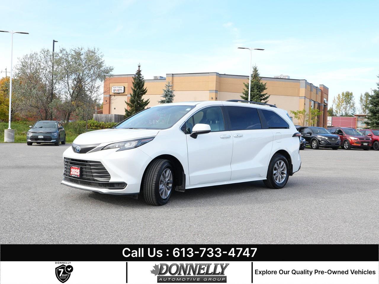 2025 Toyota Sienna XLE 8-Passenger FWD Photo