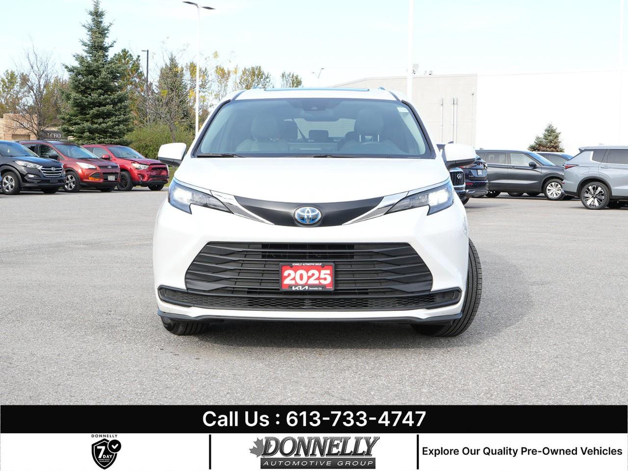 2025 Toyota Sienna XLE 8-Passenger FWD Photo