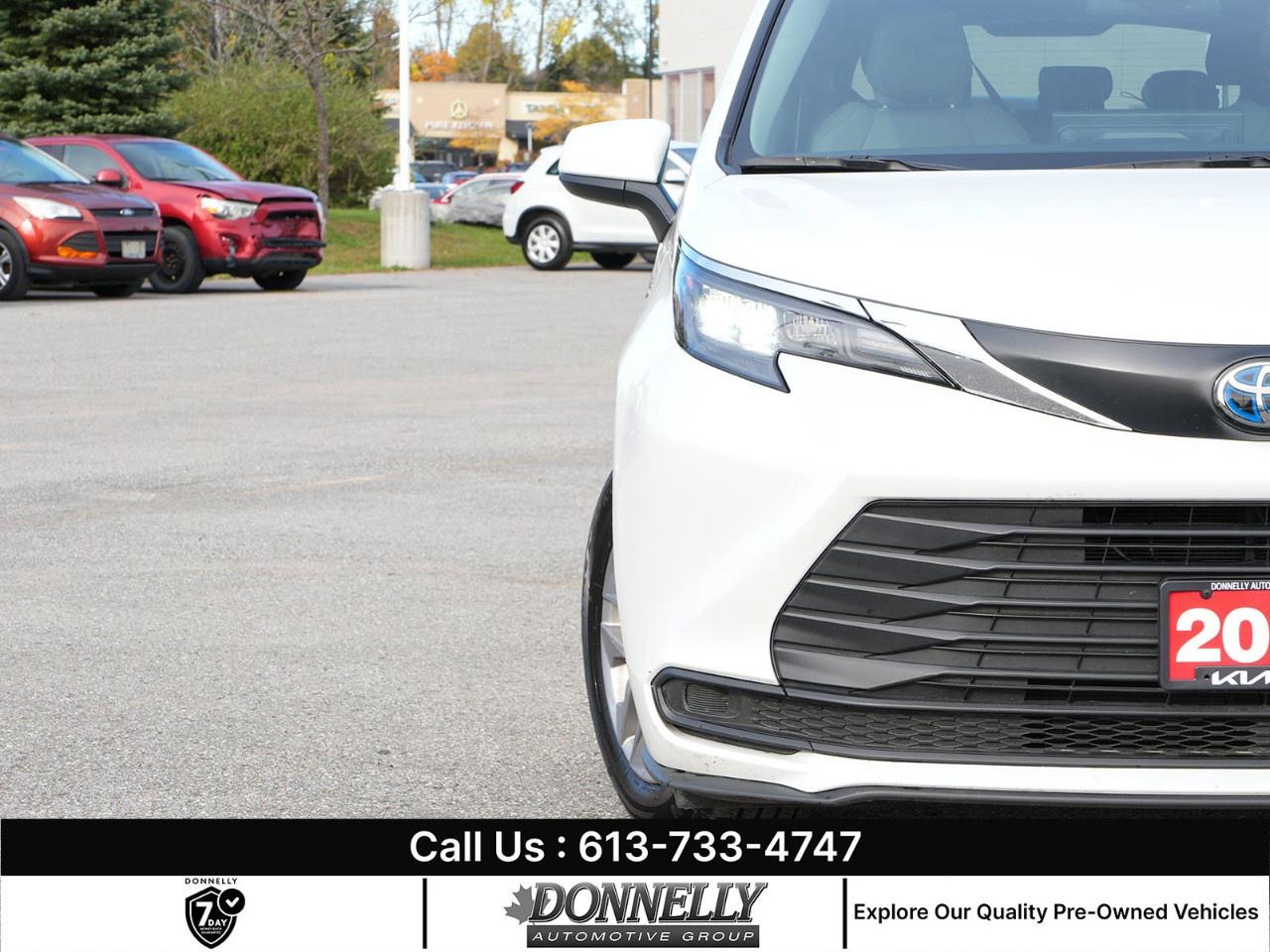 2025 Toyota Sienna XLE 8-Passenger FWD Photo