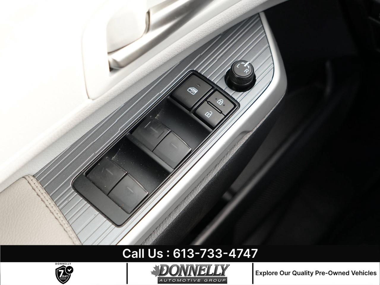 2025 Toyota Sienna XLE 8-Passenger FWD Photo