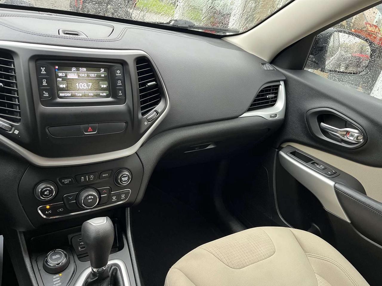 2017 Jeep Cherokee North Photo