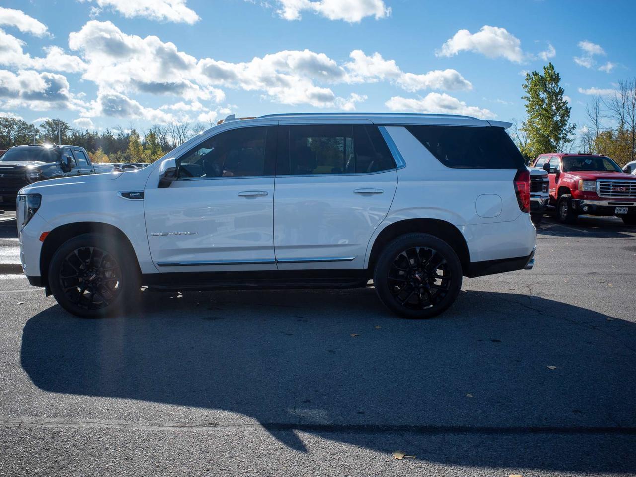 2022 GMC Yukon Denali - Rain Sensing Wipers   Remote Engine Start Photo