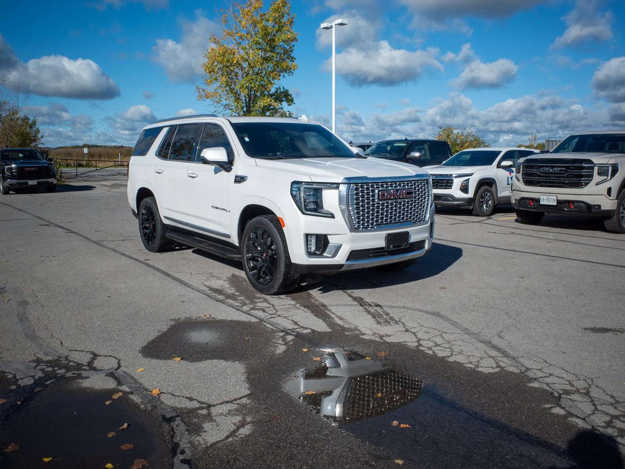 2022 GMC Yukon Denali - Rain Sensing Wipers   Remote Engine Start Photo
