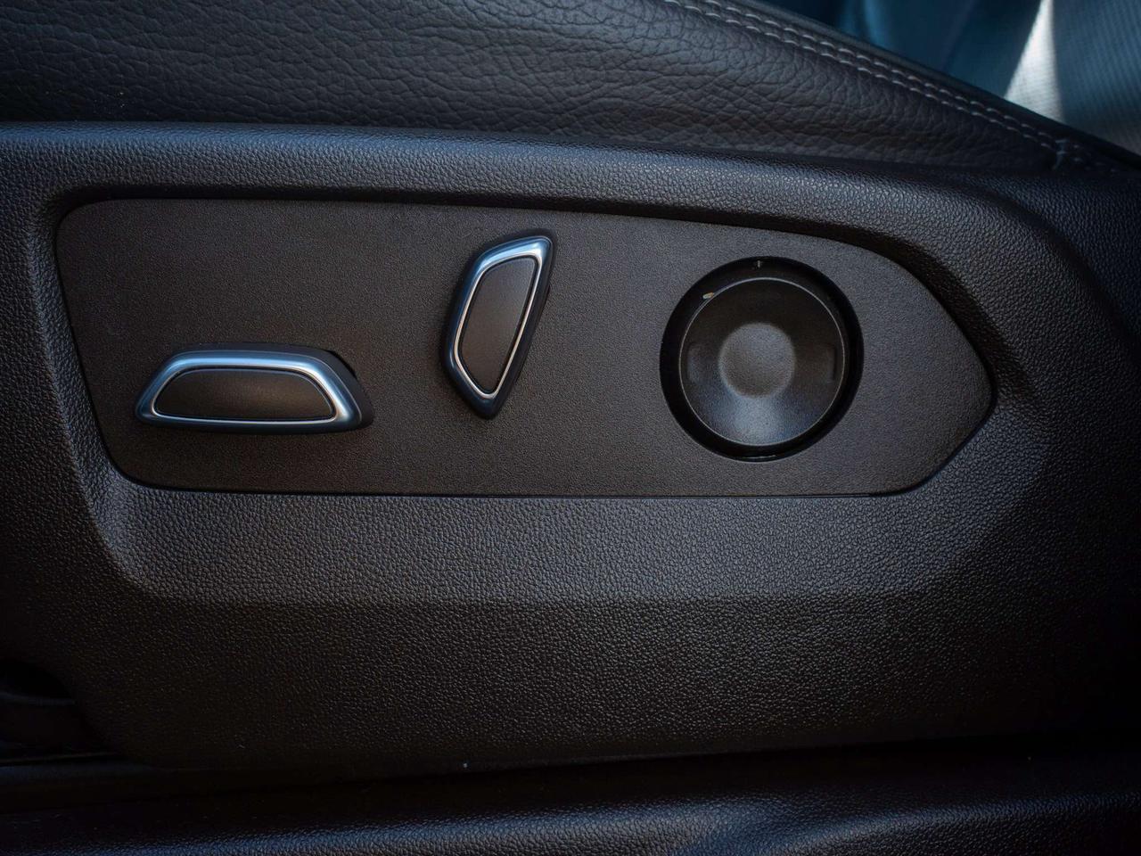 2022 GMC Yukon Denali - Rain Sensing Wipers   Remote Engine Start Photo