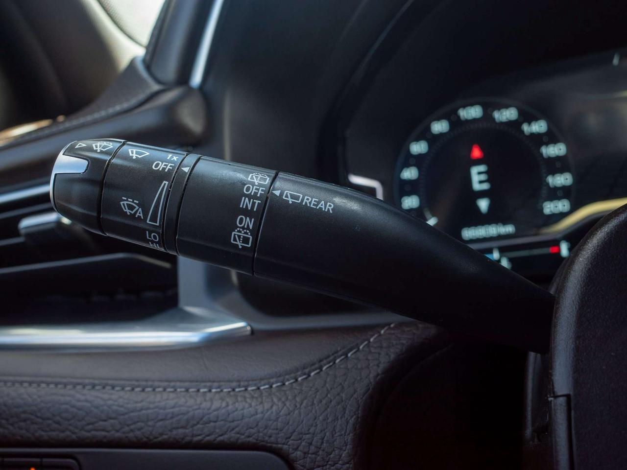 2022 GMC Yukon Denali - Rain Sensing Wipers   Remote Engine Start Photo
