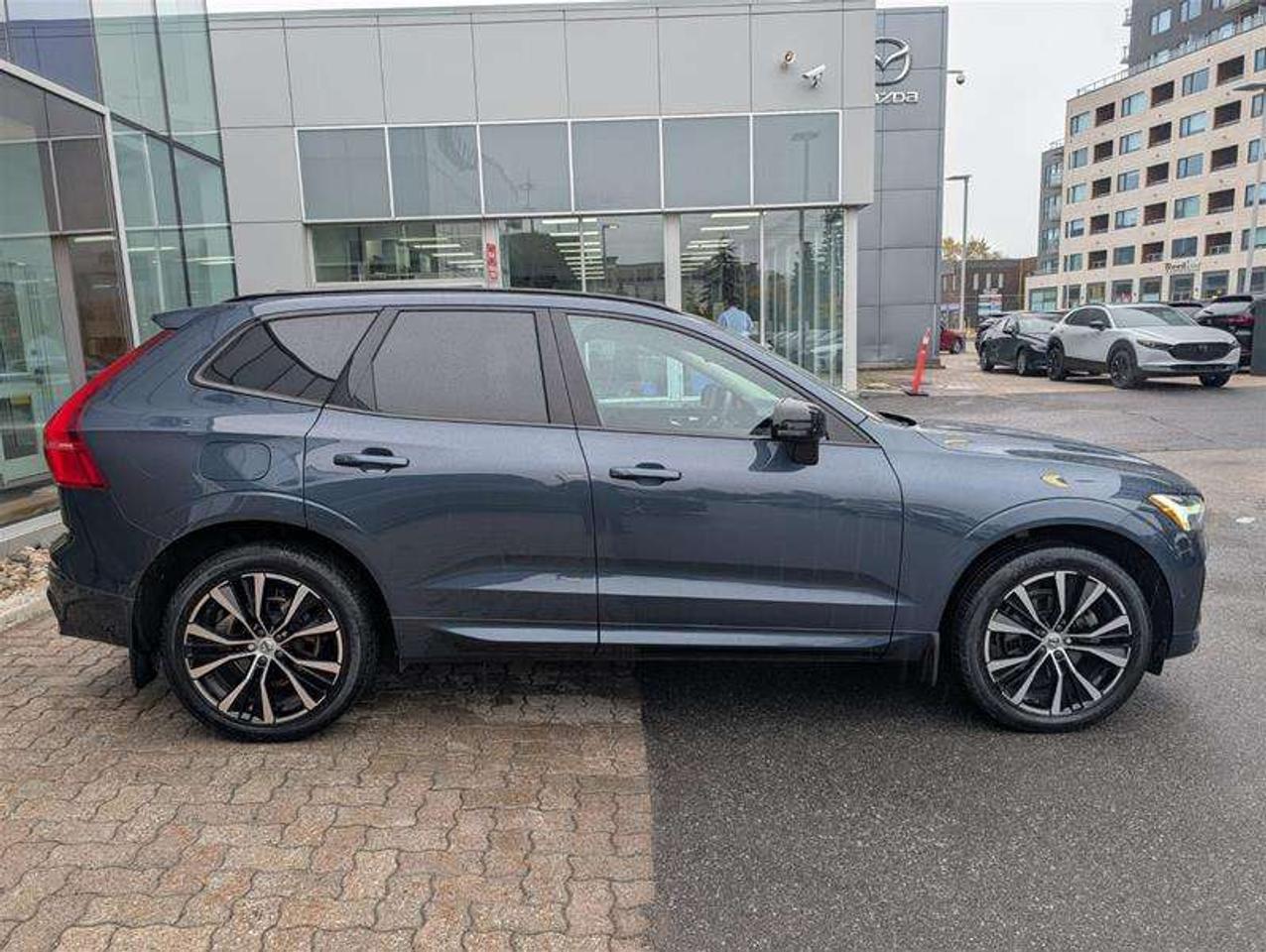 2024 Volvo XC60 B5 Plus   Climate   20s   Denim Blue   AWD Photo4