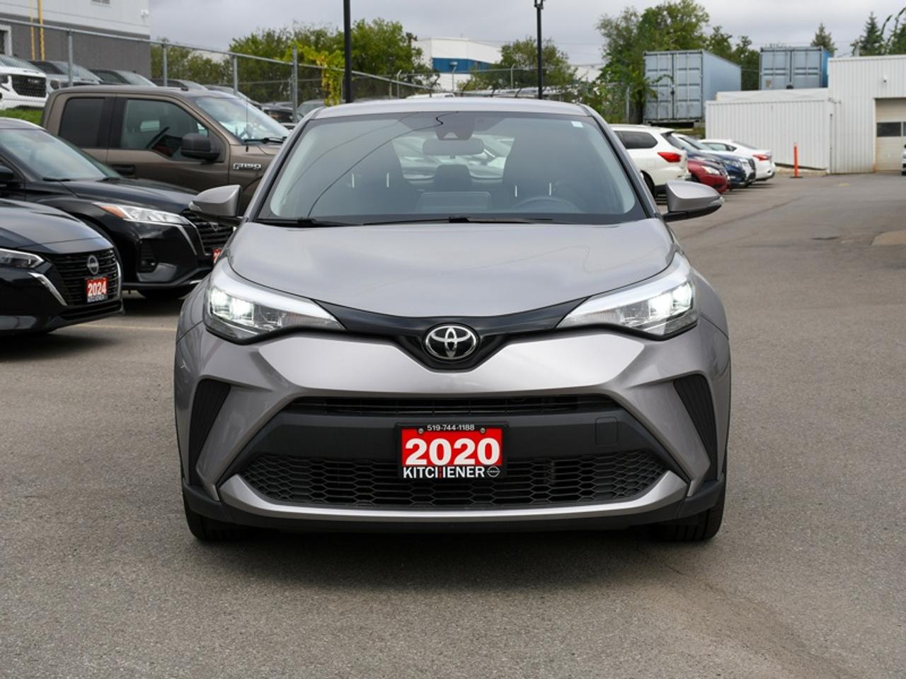 2020 Toyota C-HR XLE Premium Photo5