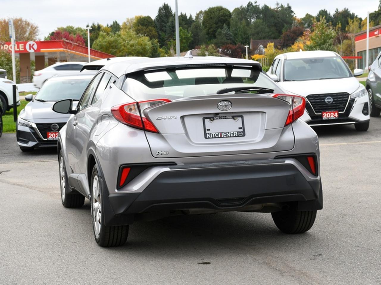 2020 Toyota C-HR XLE Premium Photo