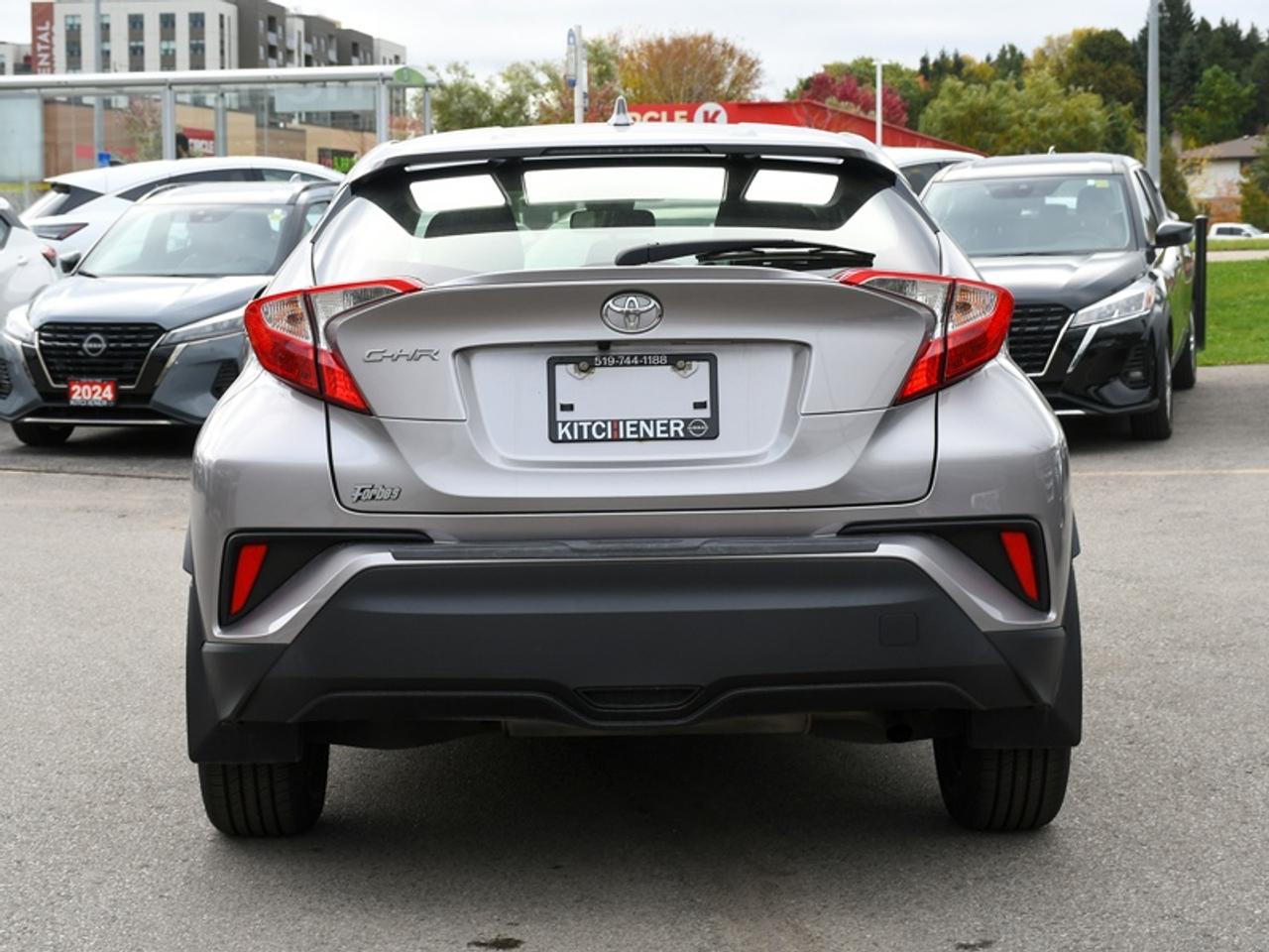 2020 Toyota C-HR XLE Premium Photo
