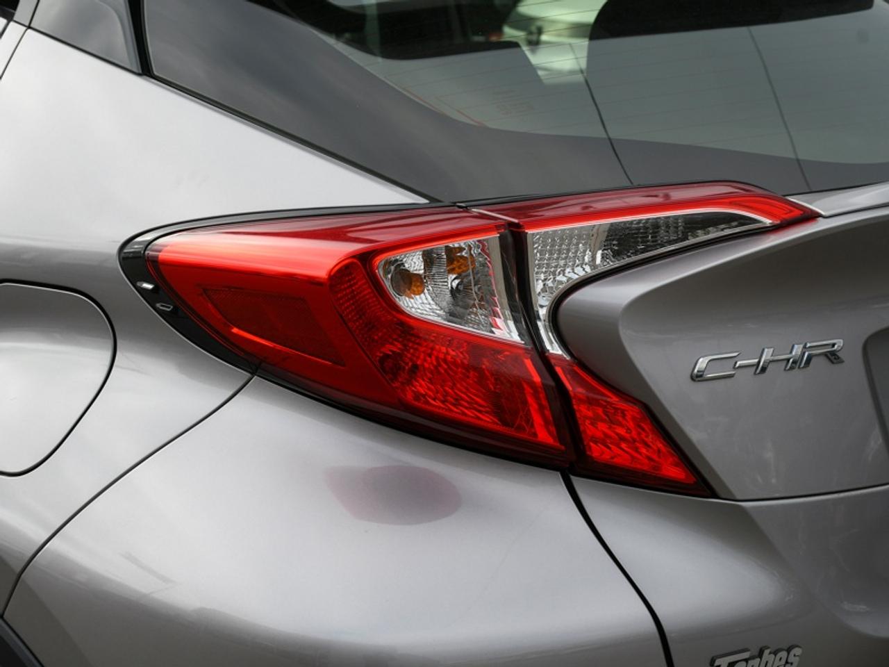 2020 Toyota C-HR XLE Premium Photo