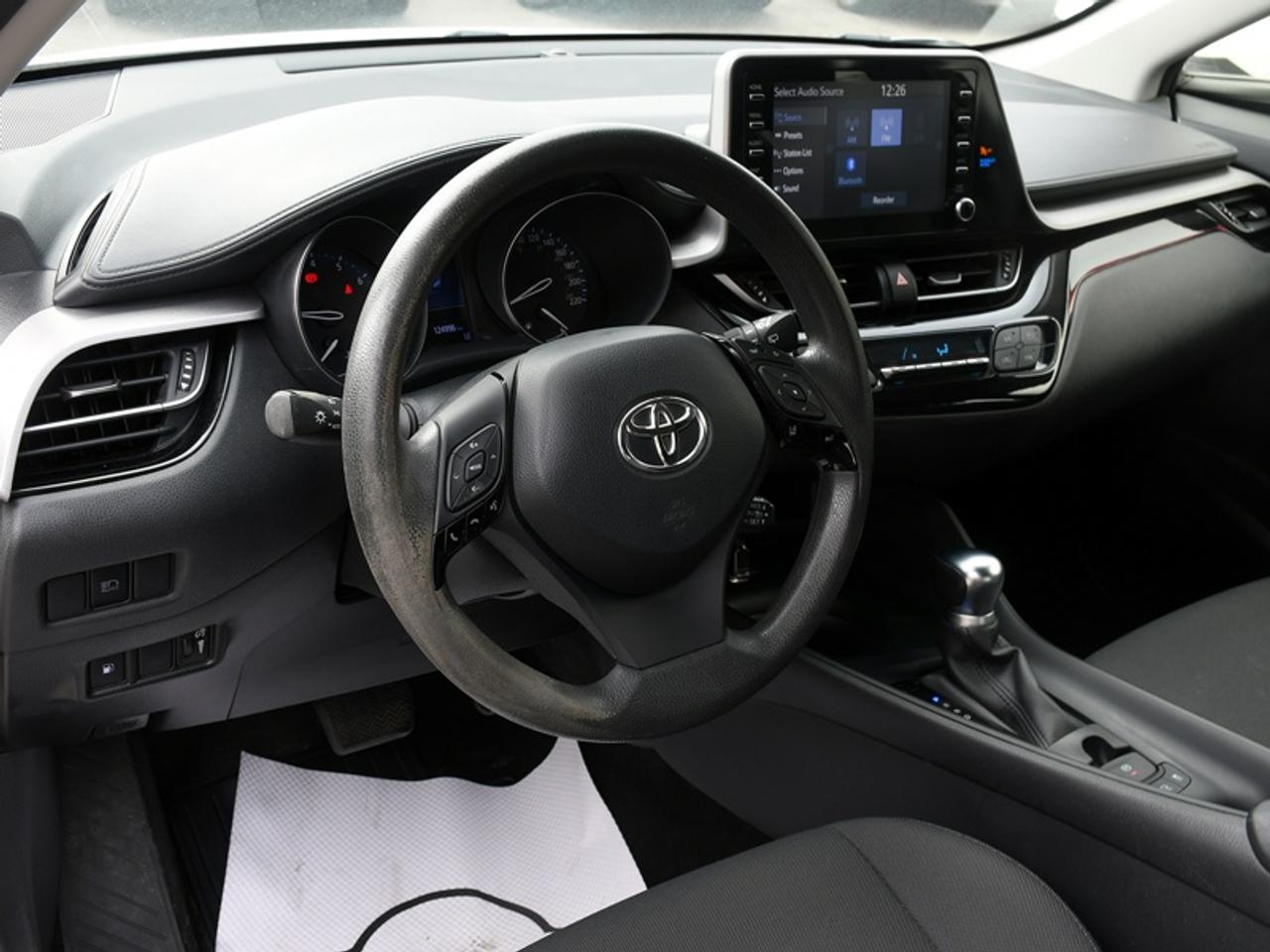 2020 Toyota C-HR XLE Premium Photo