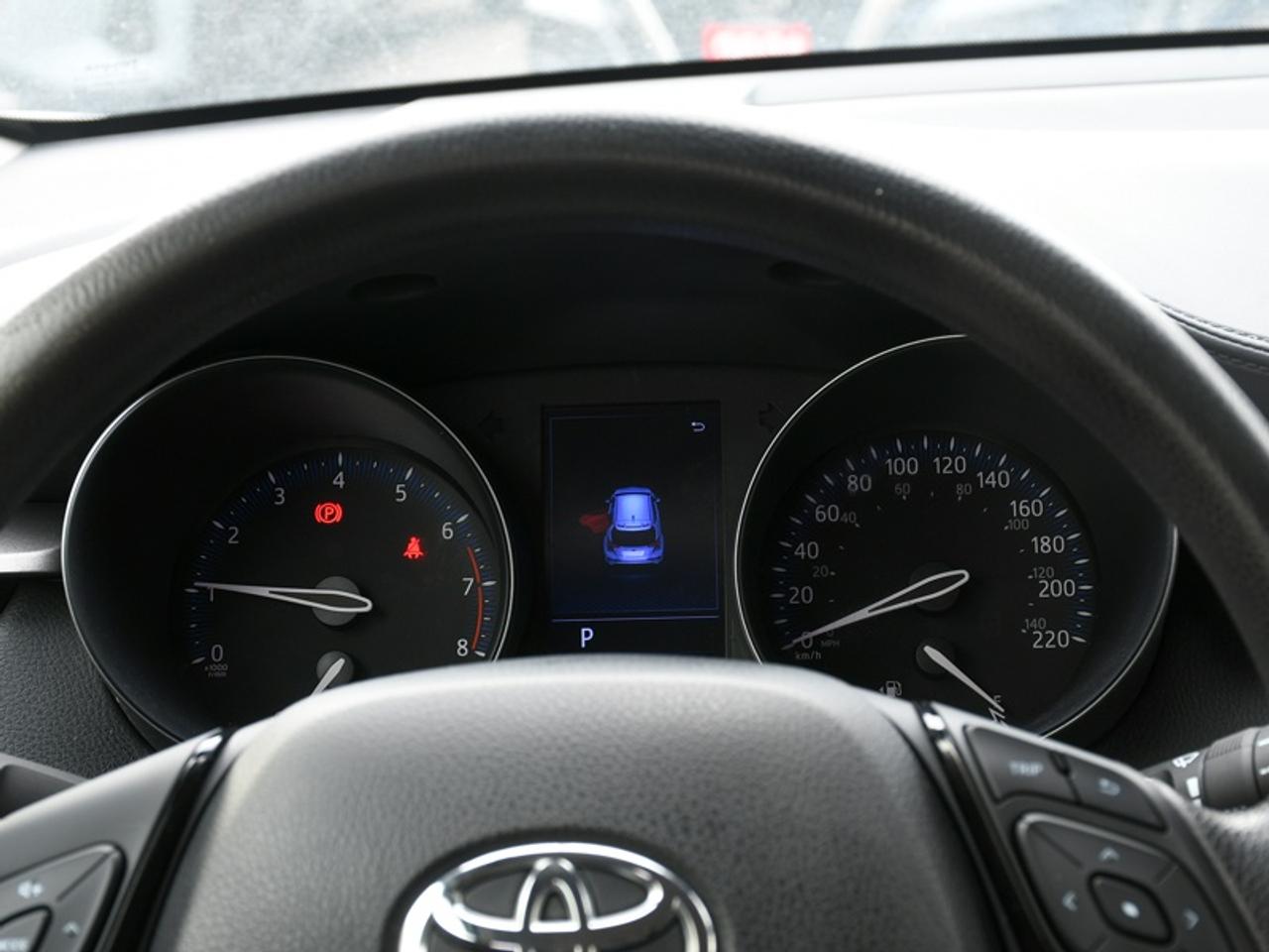 2020 Toyota C-HR XLE Premium Photo
