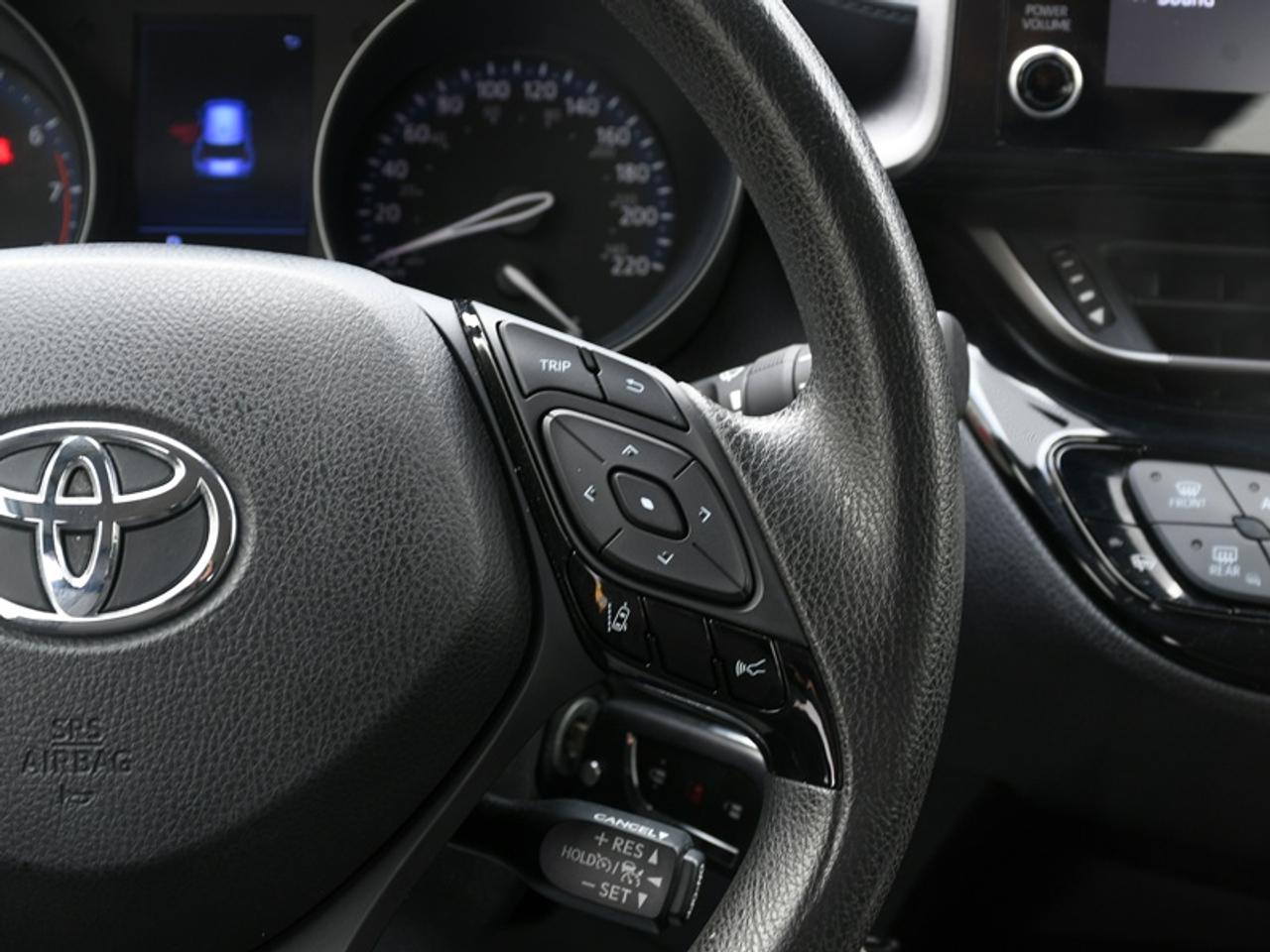 2020 Toyota C-HR XLE Premium Photo