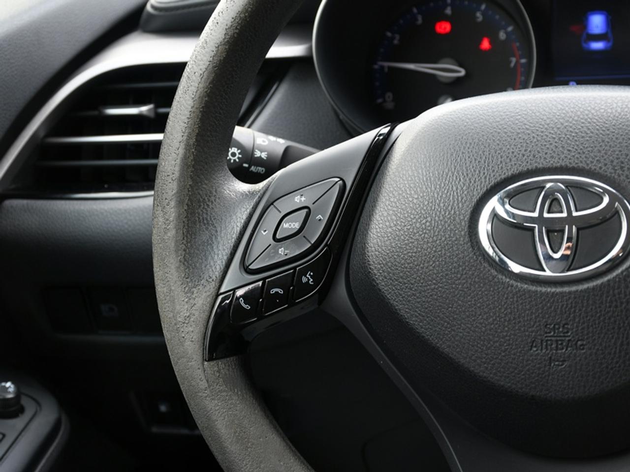 2020 Toyota C-HR XLE Premium Photo