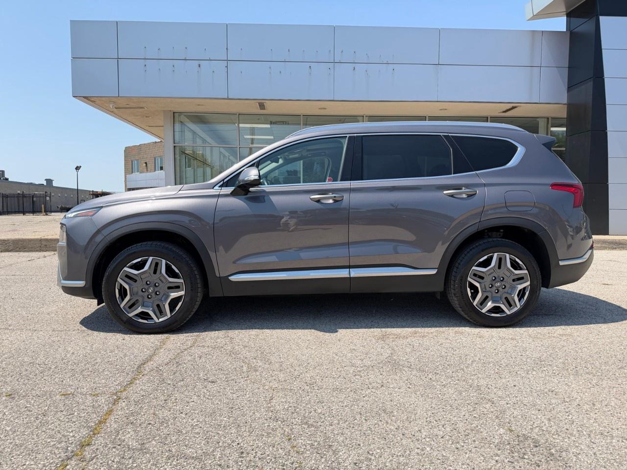 2022 Hyundai Santa Fe Plug-In Hybrid Luxury AWD Photo