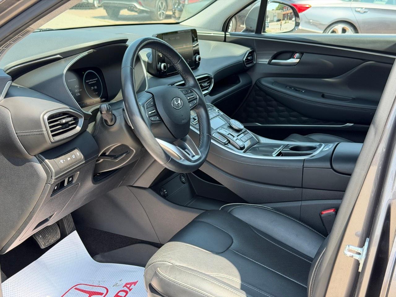 2022 Hyundai Santa Fe Plug-In Hybrid Luxury AWD Photo