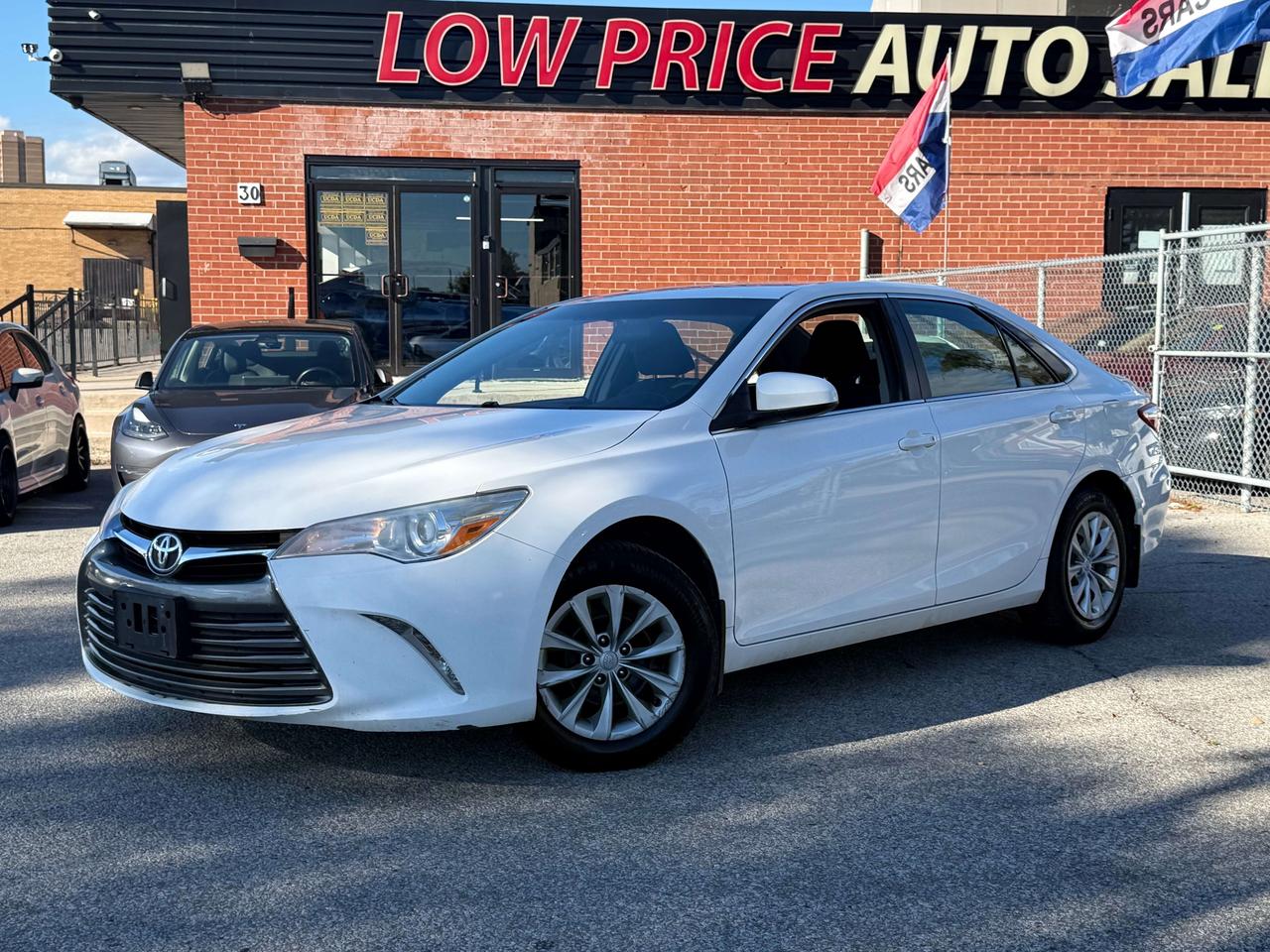 2017 Toyota Camry LE l FWD l Eco Vehicle l 2.5L l 4Cyl l Trade In l Photo5