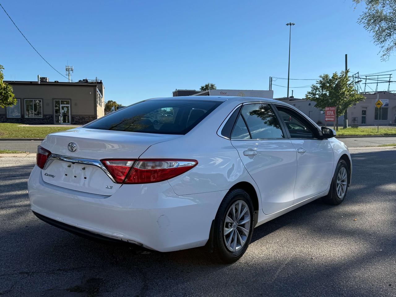 2017 Toyota Camry LE l FWD l Eco Vehicle l 2.5L l 4Cyl l Trade In l Photo