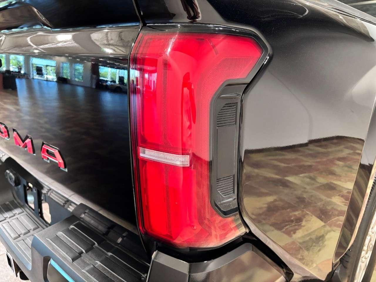 2024 Toyota Tacoma 4x4 Double Cab Auto Photo