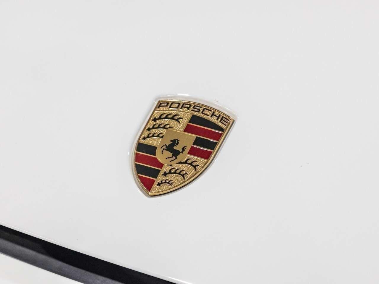 2023 Porsche Cayenne E-Hybrid Coupe Platinum Edition Photo