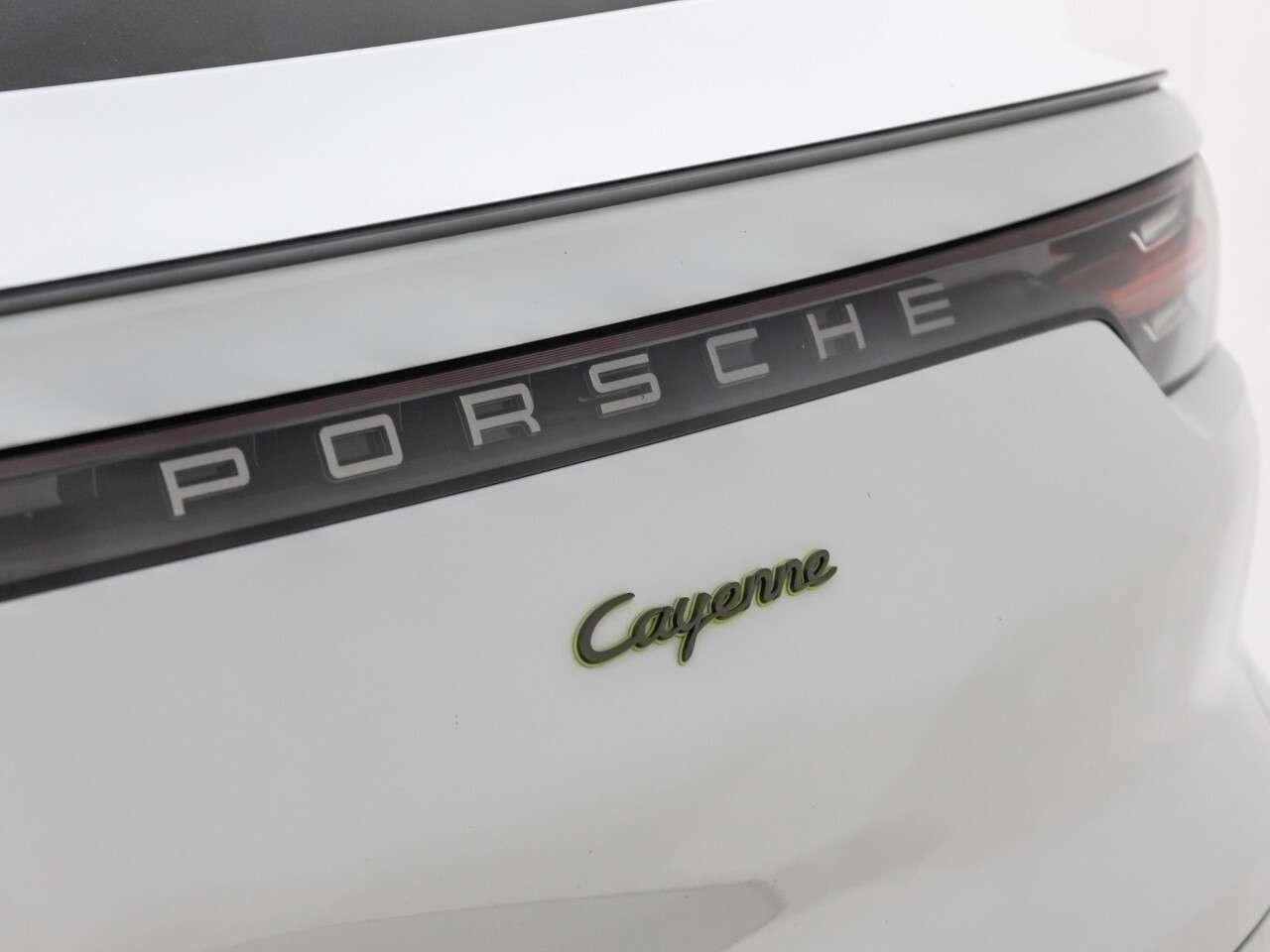 2023 Porsche Cayenne E-Hybrid Coupe Platinum Edition Photo