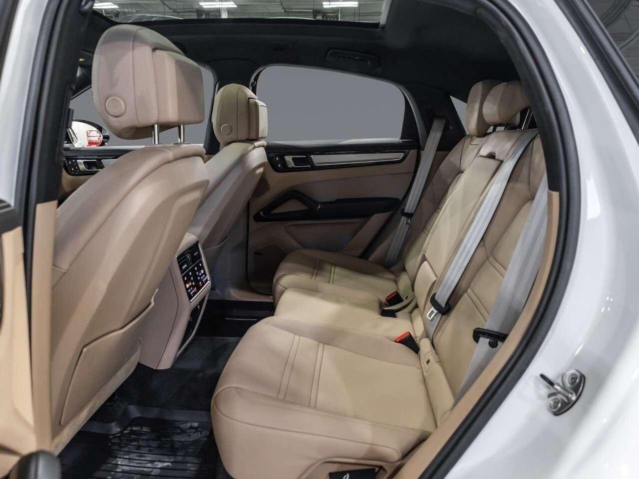 2023 Porsche Cayenne E-Hybrid Coupe Platinum Edition Photo