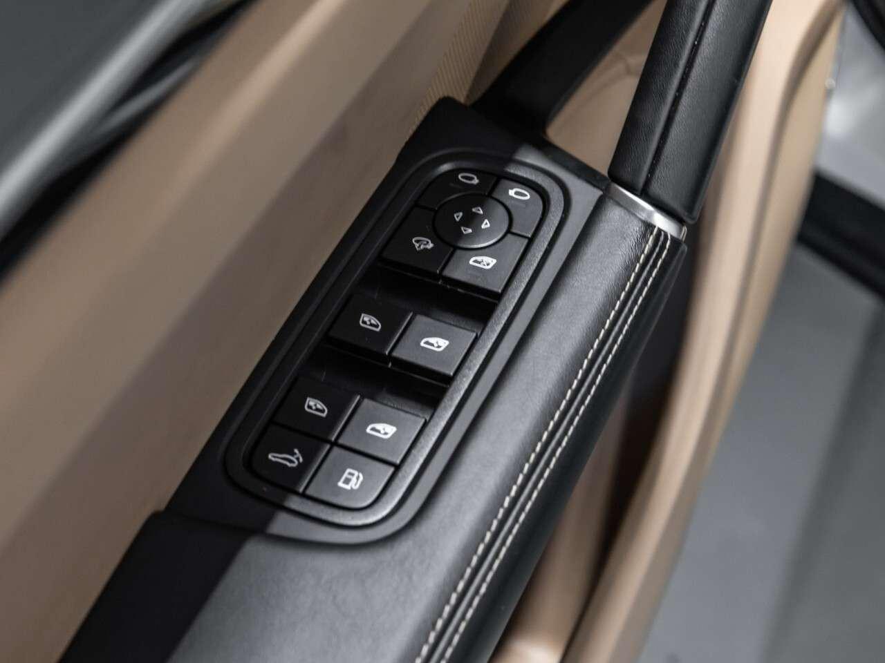 2023 Porsche Cayenne E-Hybrid Coupe Platinum Edition Photo