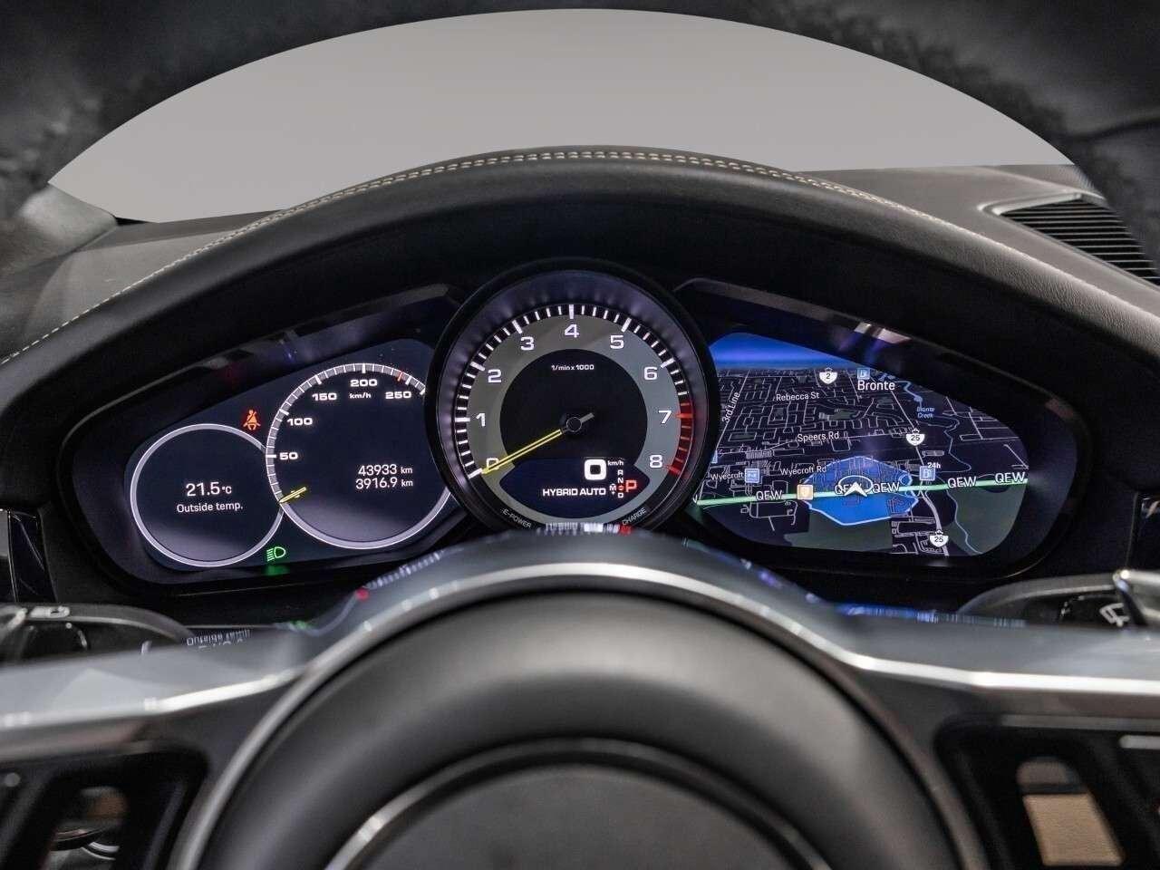 2023 Porsche Cayenne E-Hybrid Coupe Platinum Edition Photo