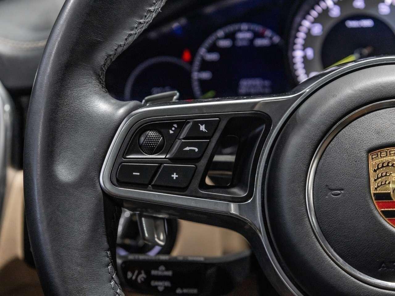 2023 Porsche Cayenne E-Hybrid Coupe Platinum Edition Photo