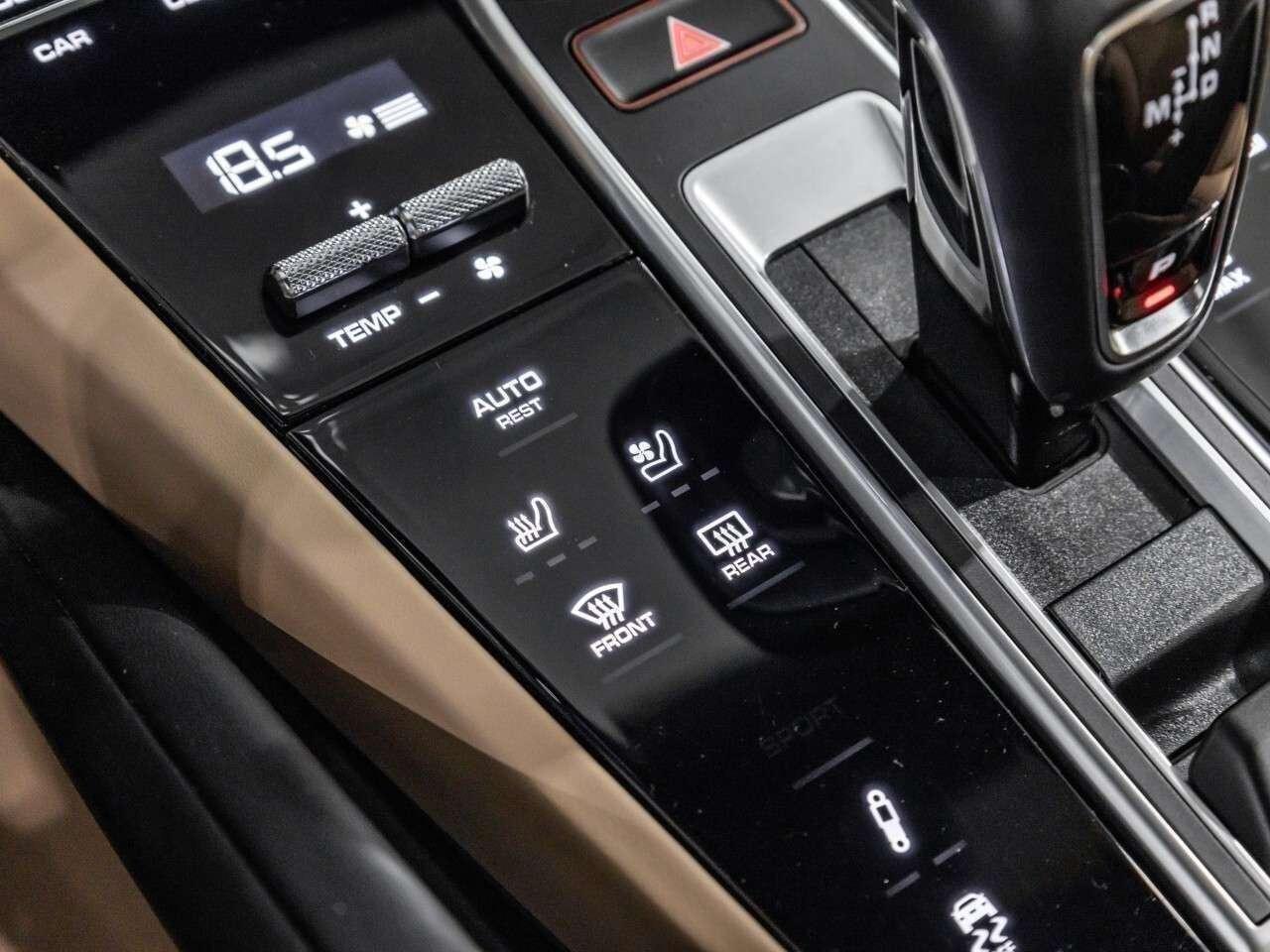 2023 Porsche Cayenne E-Hybrid Coupe Platinum Edition Photo