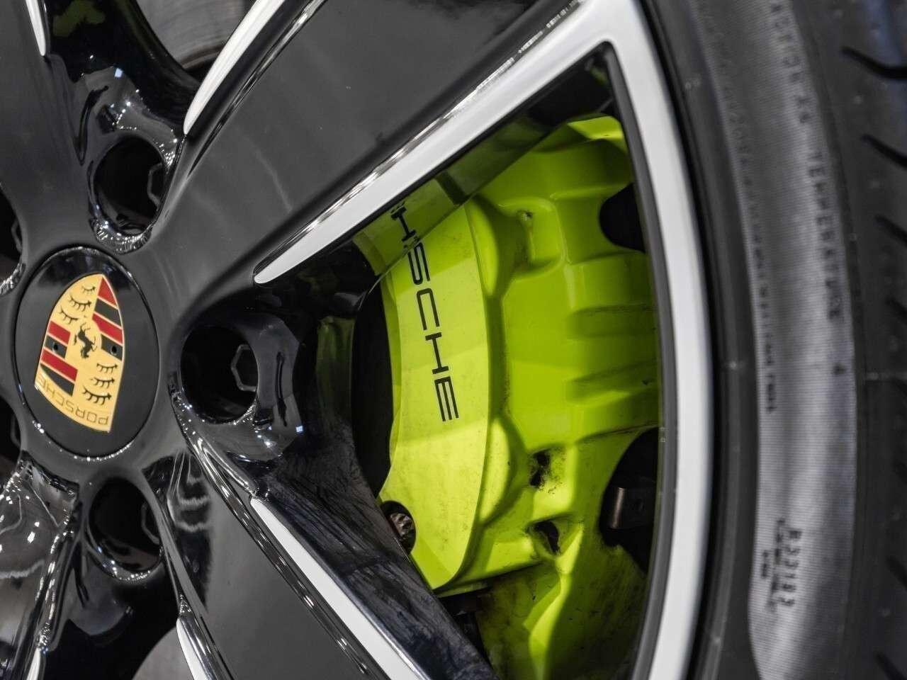 2023 Porsche Cayenne E-Hybrid Coupe Platinum Edition Photo